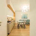 Miku Apartment-premium 2bd At Wilson Square