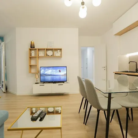 Miku Apartment-premium 2bd At Wilson Square