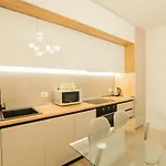 Miku Apartment-premium 2bd At Wilson Square 티라나